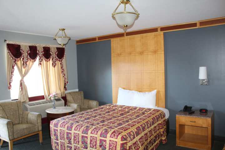 Room 70 of 99