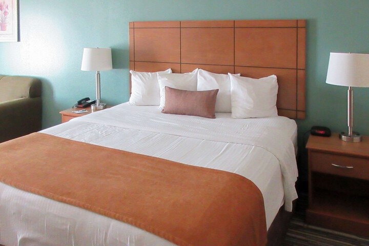 Room 11 of 35
