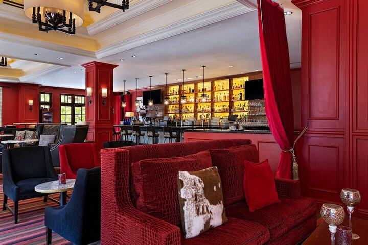 Lounge 41 of 47