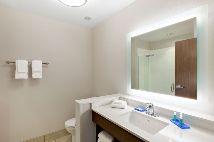 Holiday Inn Express & Suites Prosser - Yakima Valley Wine by IHG