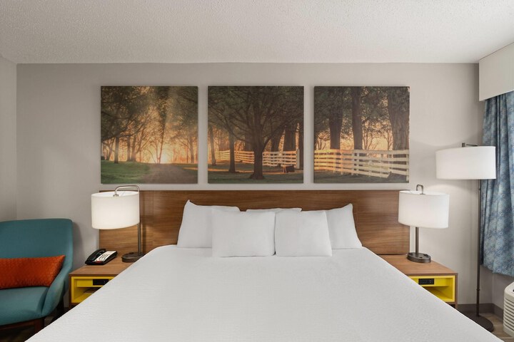 Days Inn by Wyndham Clanton AL