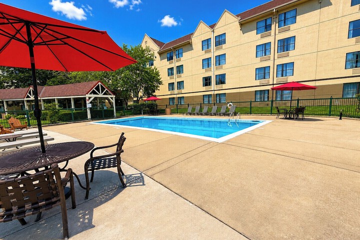 Branson Hillside Hotel
