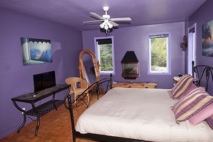Room 27 of 37