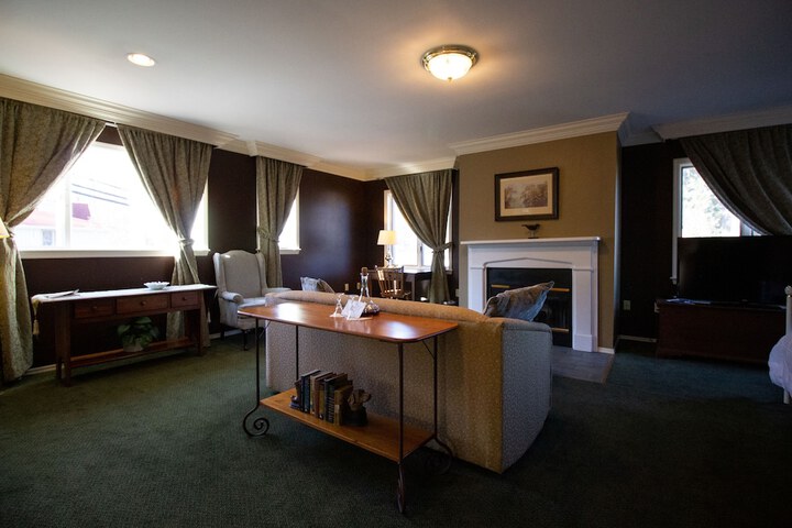 Room 71 of 81