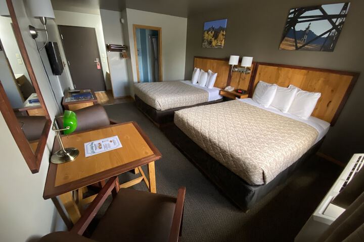 Room 28 of 39