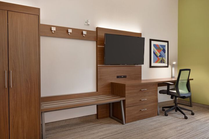 Holiday Inn Express Hotel and Suites of Opelika / Auburn by IHG