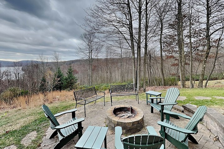 Highlands Heaven by Taylor Made Deep Creek