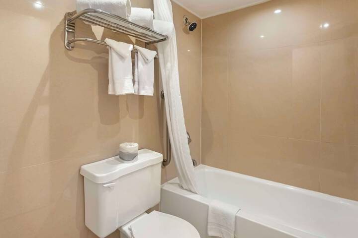 Best Western Mill River Manor