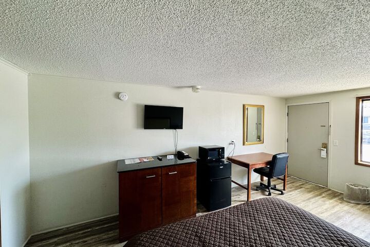 Room 26 of 40