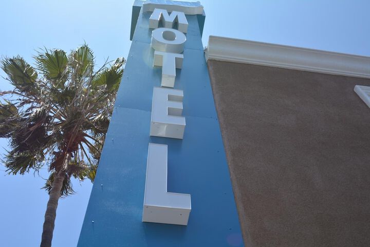 Hotel 5 of 51