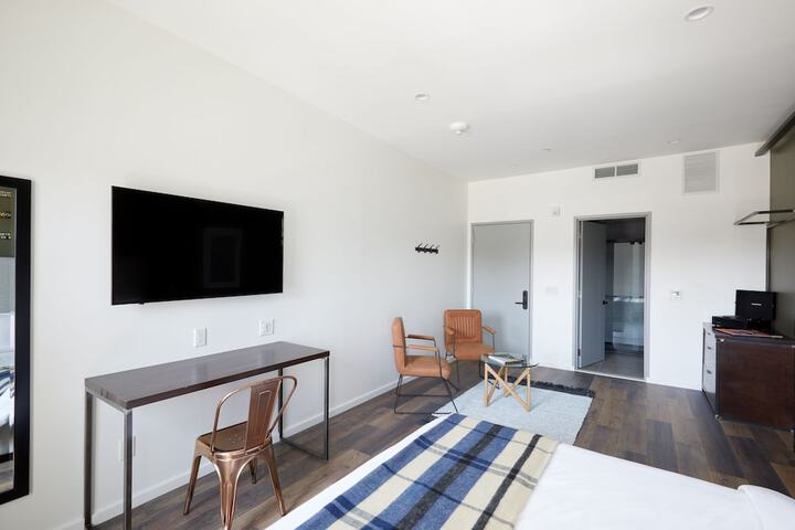 Room 8 of 19
