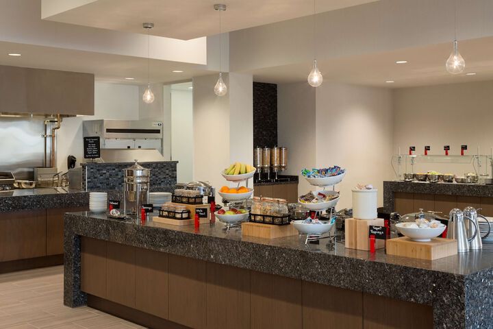 Embassy Suites by Hilton The Woodlands at Hughes Landing