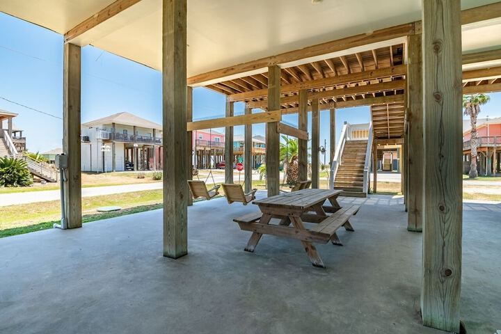 Sunrise Paradise 3 Bedroom Home by RedAwning