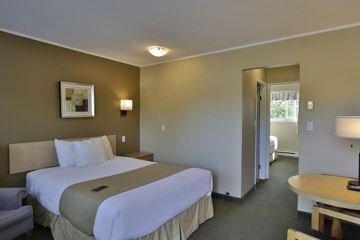 Room 10 of 25