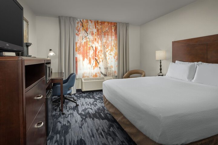 Room 32 of 43