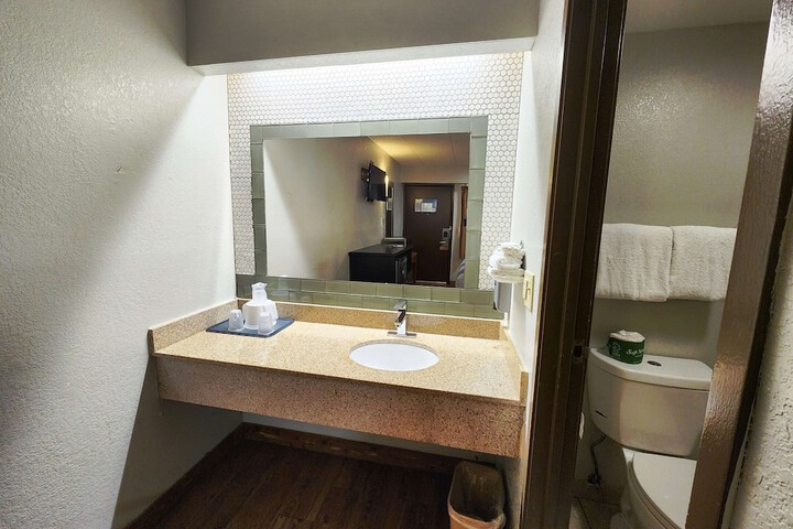 Room 46 of 67