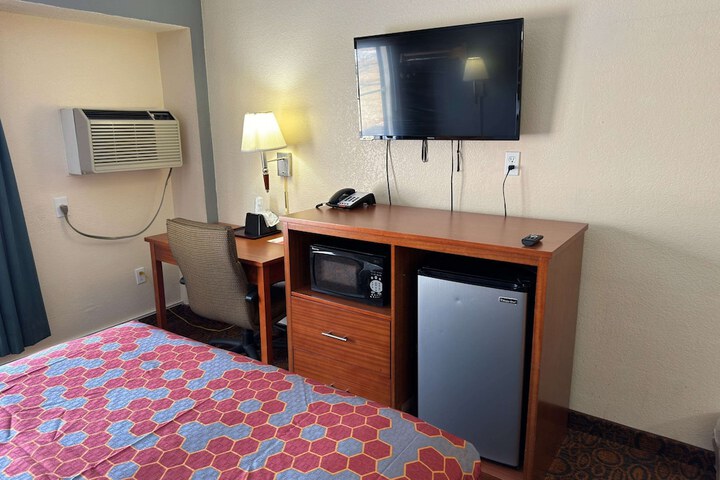 Room 11 of 35