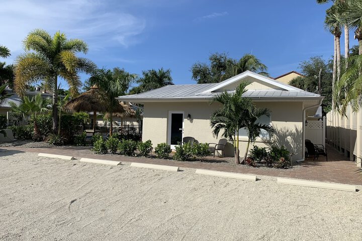 Twin Palms at Siesta