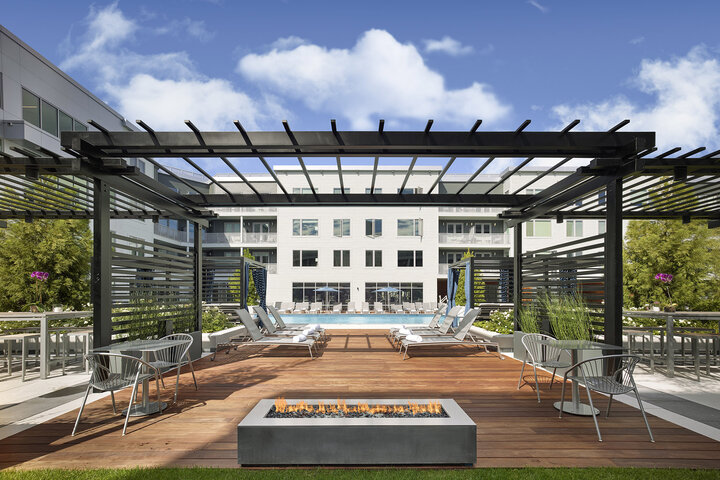 Hotel Exterior 74 of 76