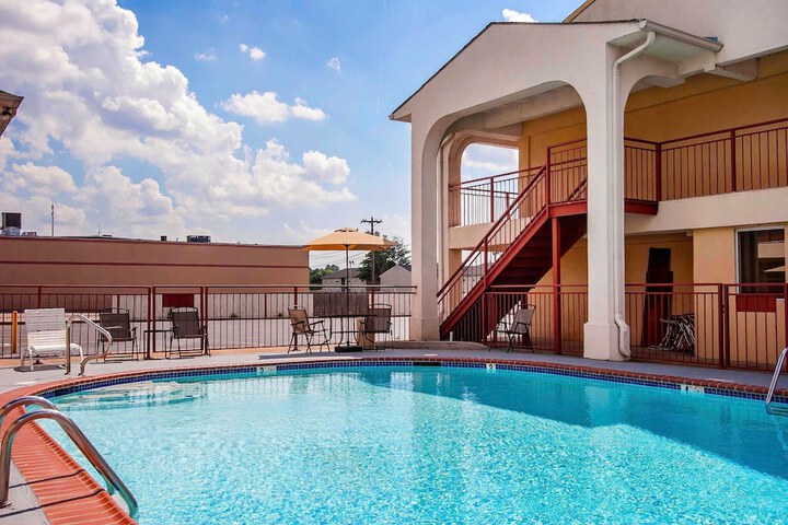 Pool 7 of 44