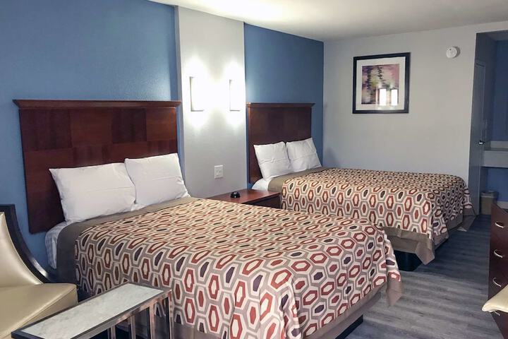 Room 4 of 7