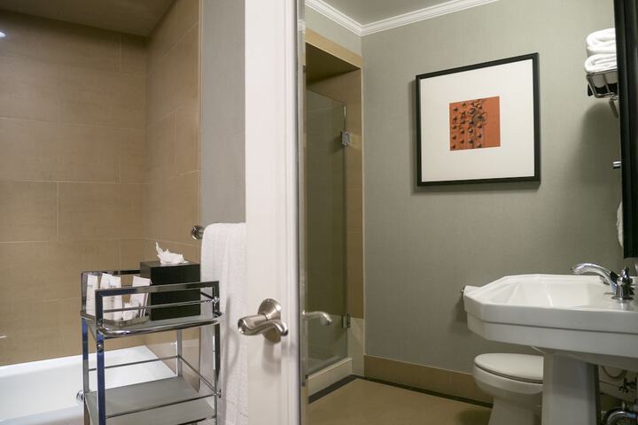 Room 15 of 68