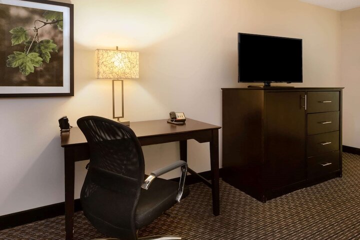 Room 16 of 42