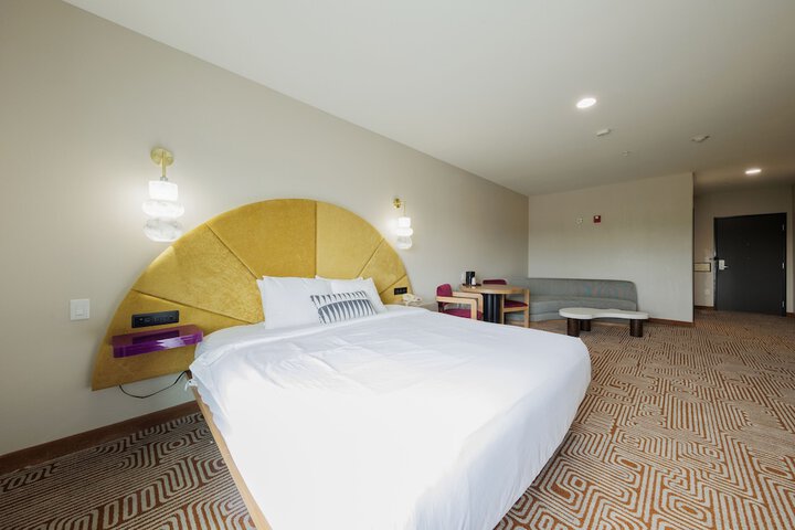 Room 15 of 43