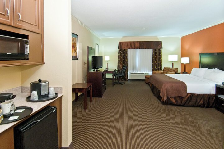 Room 15 of 34