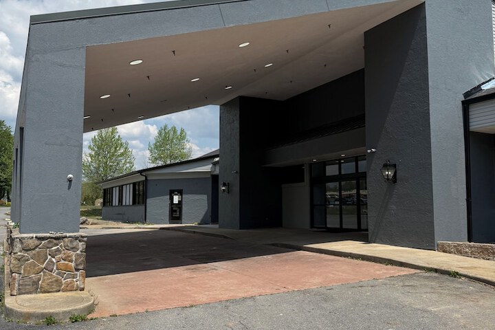 Holiday Lodge Hotel & Conference Center