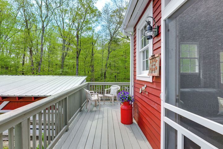 Killingly Barnyard Studio in Wine Country!
