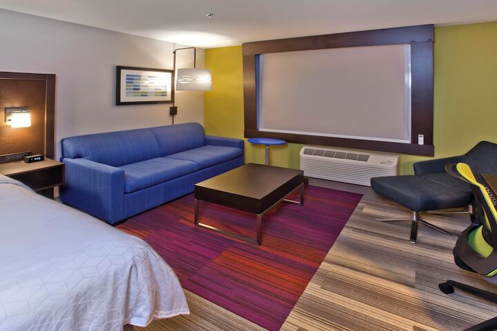 Room 46 of 100