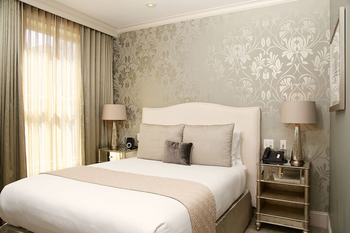 Room 25 of 40