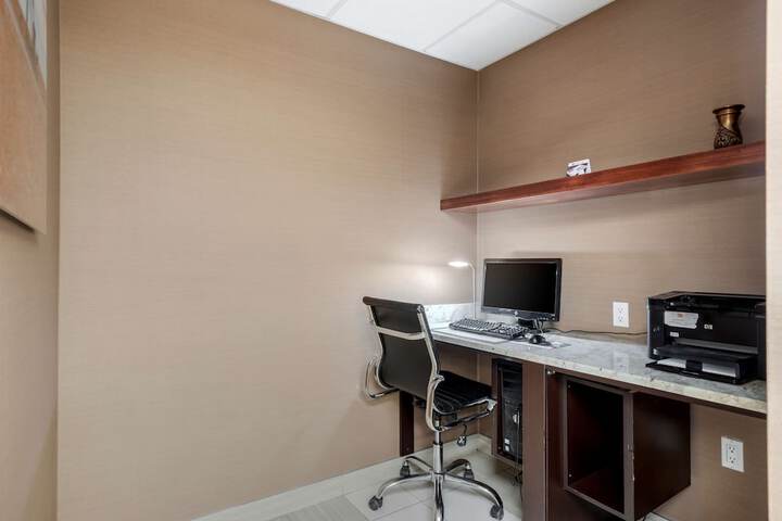 Business Center 45 of 45
