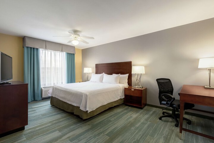 Room 28 of 35