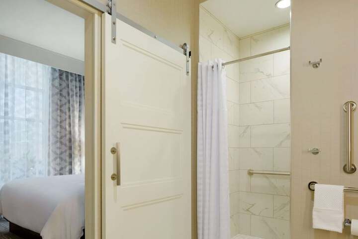Embassy Suites Louisville Downtown