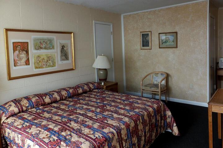 Room 27 of 32