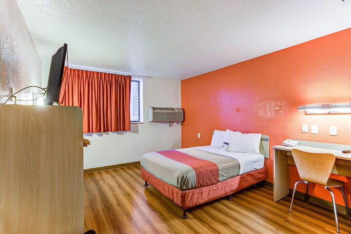 Room 18 of 30