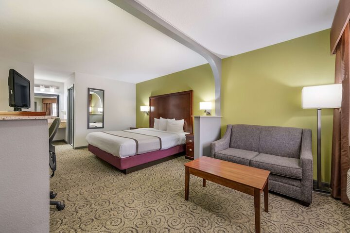 Room 17 of 36