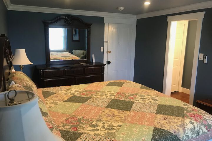 Room 16 of 64