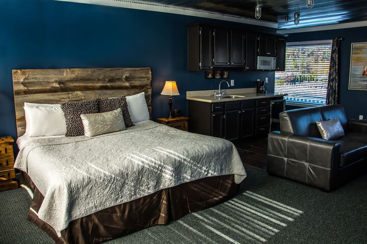 Room 65 of 279