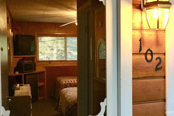 Room 28 of 39