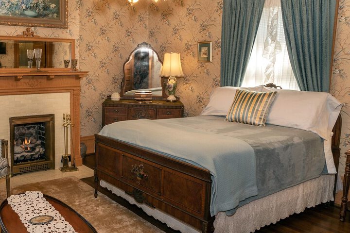 Room 70 of 160