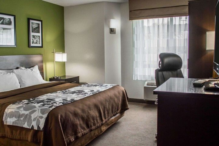 Room 20 of 33