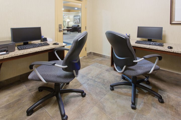 Business Center 42 of 43