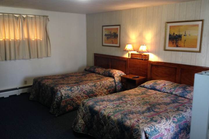 Room 4 of 20