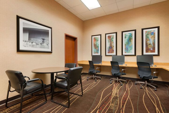 Business Center 66 of 66