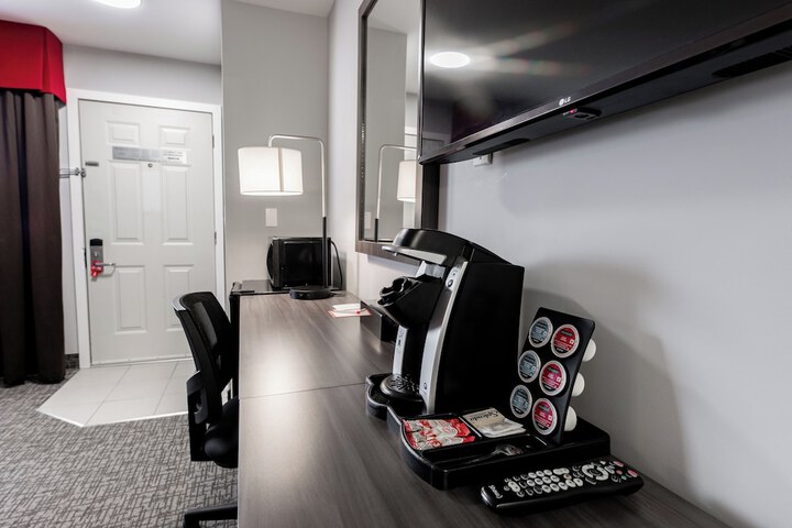 Room 35 of 70
