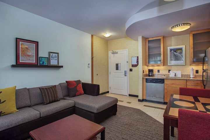 Room 35 of 47