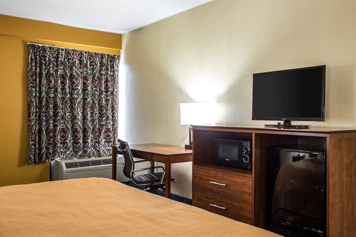 Room 34 of 48